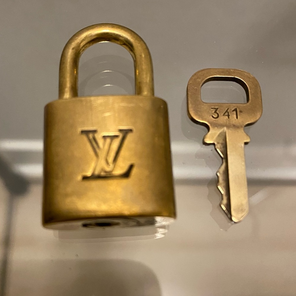 Louis Vuitton Lock and Key 341